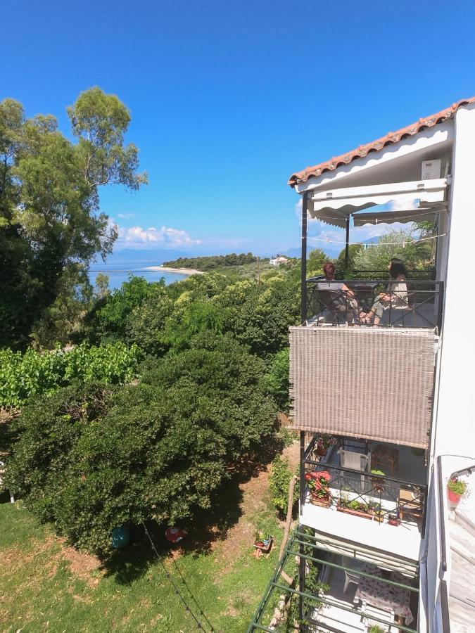 Heracles Guesthouse Rovies Exterior foto