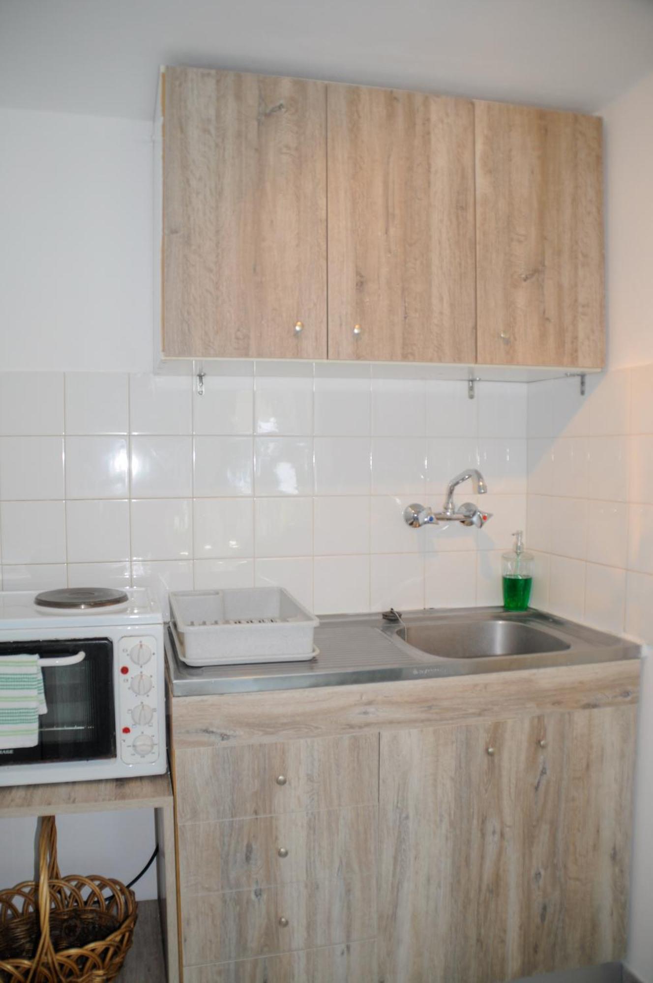 Heracles Guesthouse Rovies Exterior foto
