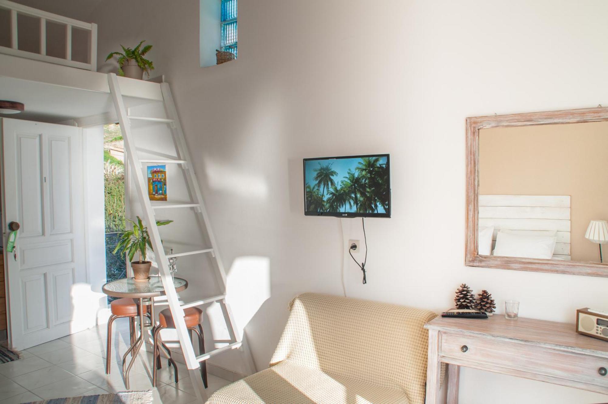 Heracles Guesthouse Rovies Exterior foto